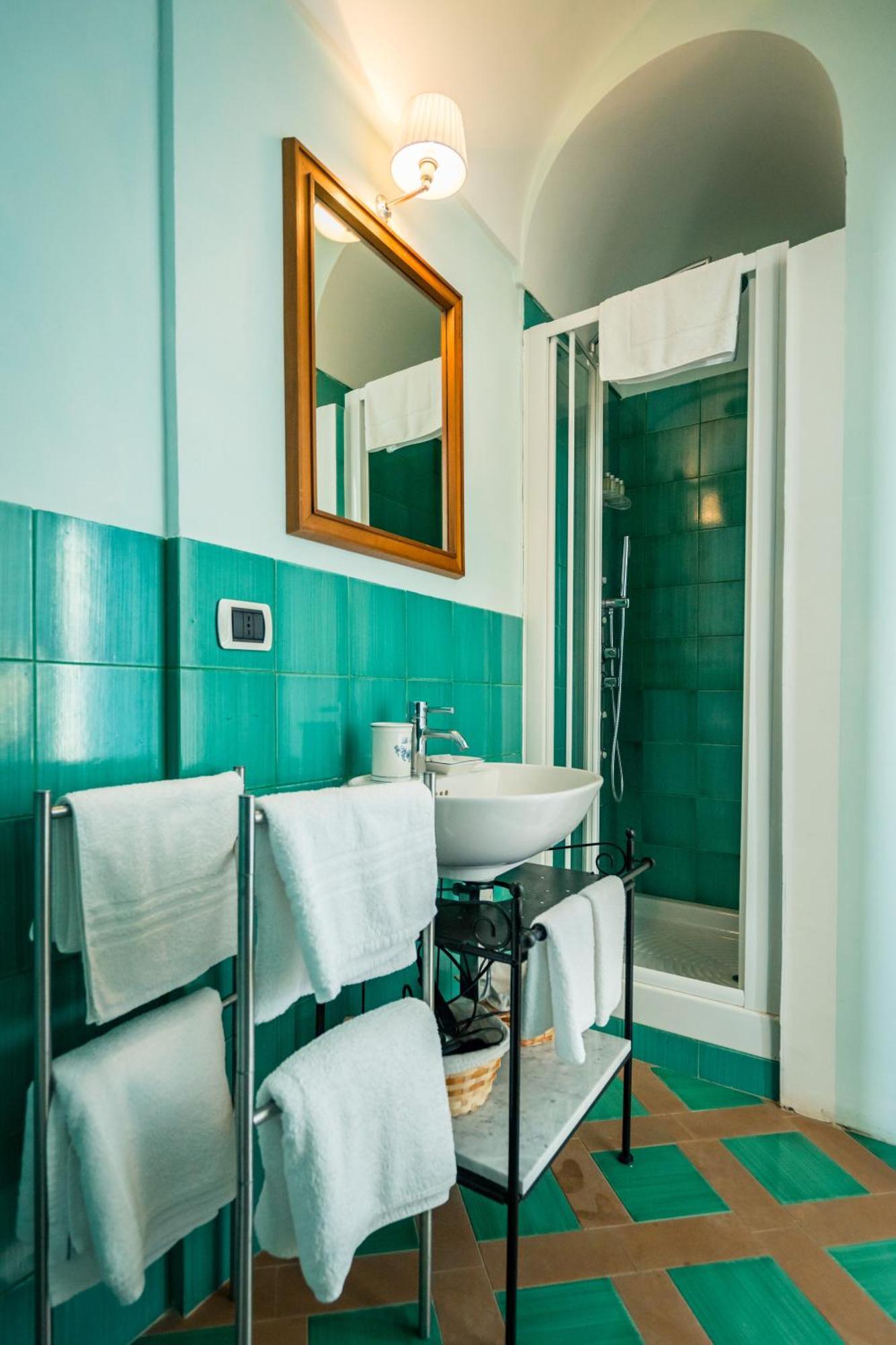 Bed and Breakfast Borgo Dei Saraceni - Domus Indomita Агрополи Экстерьер фото